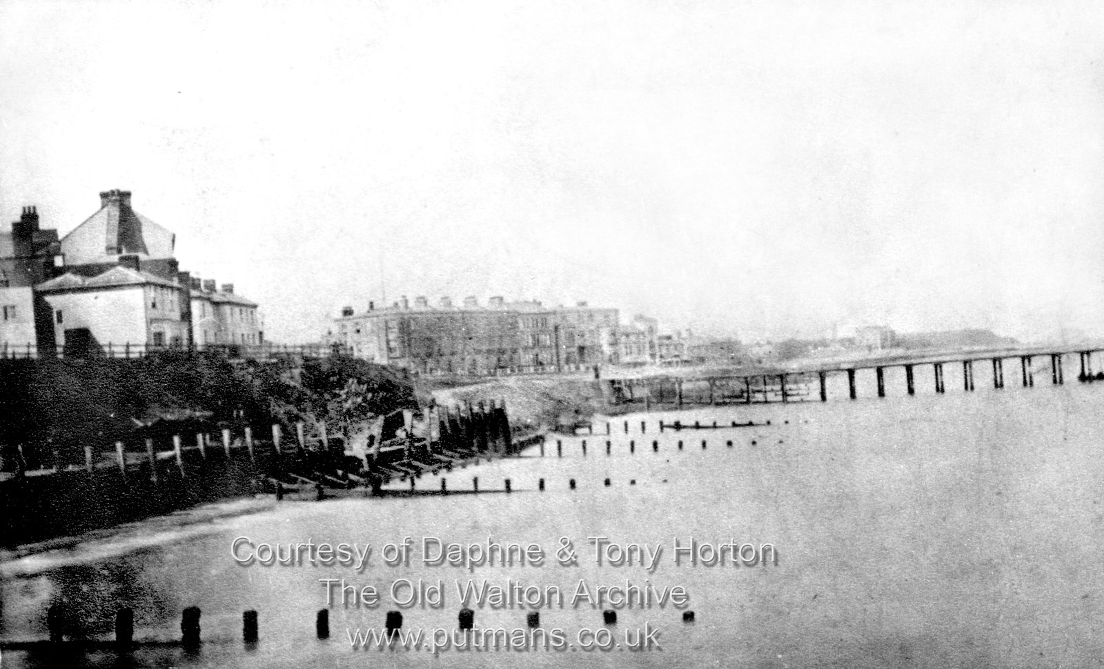 Ref 3226 Parade and First Pier from the New Pier