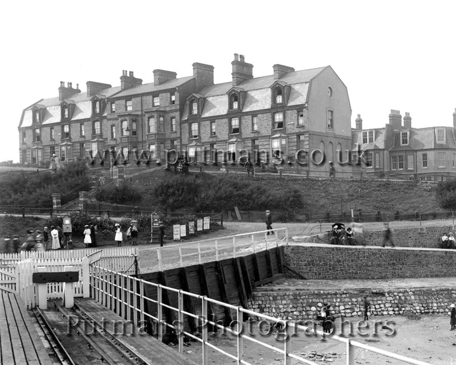 Ref 418 South Terrace from pier