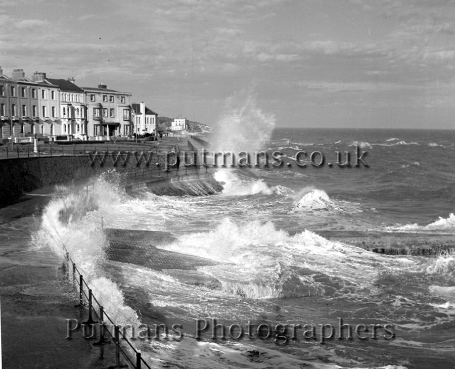 Ref 477 Brookes Hole rough sea