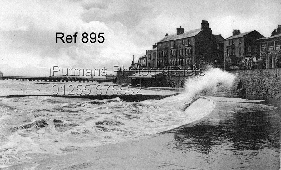 Ref 895 Rough seas at Brookes Hole
