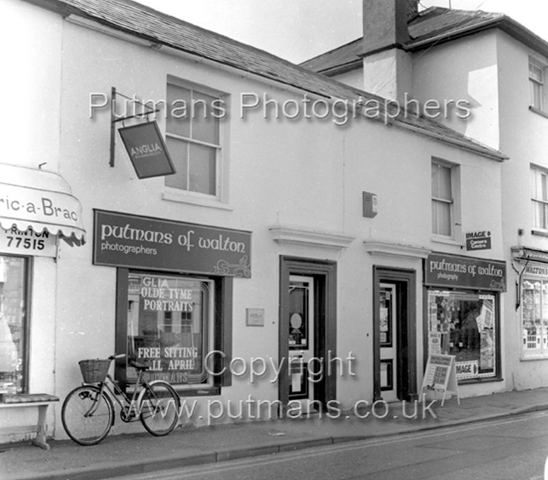 Putmans Photographers on Walton High Street