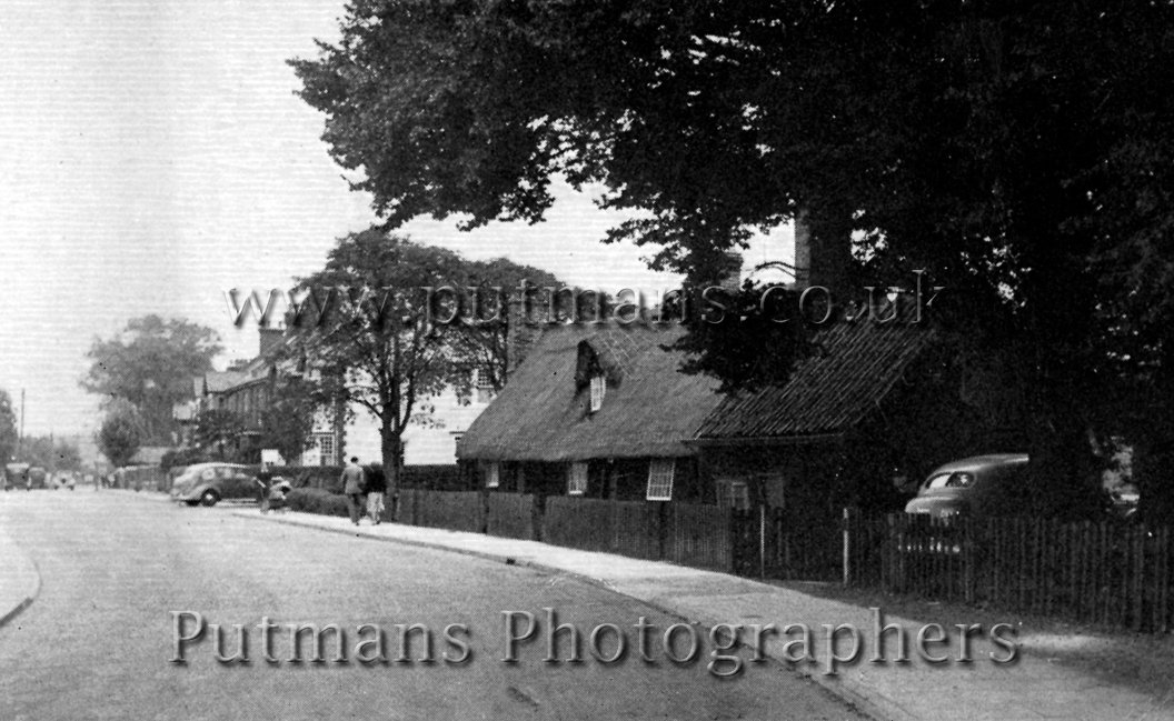 Ref 1087 Thatched Cottage