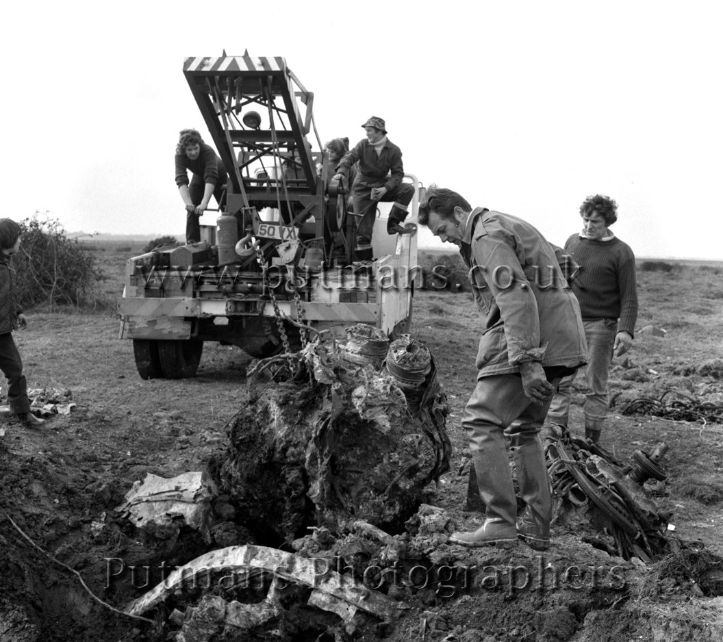 Ref 1287G Recovery of Halifax Bomber 18th March 1973