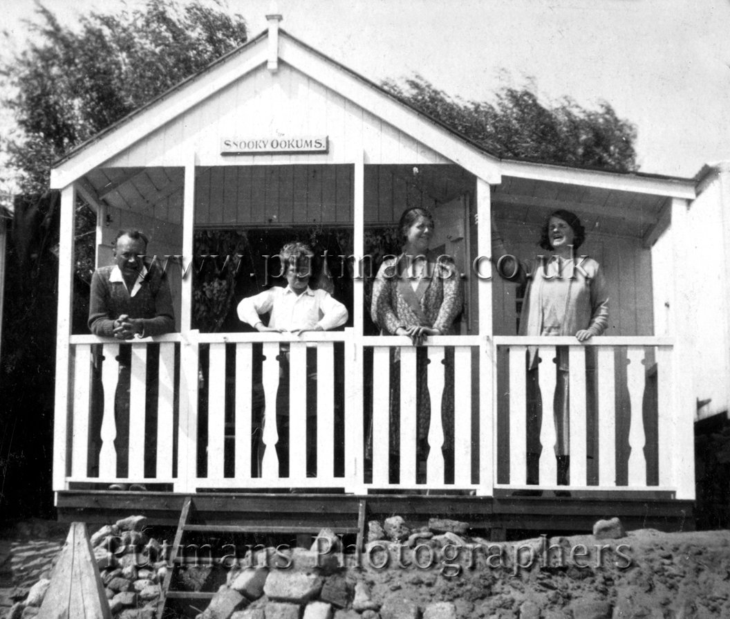 Ref 1309 Beach Hut Hipkins Beach c 1930