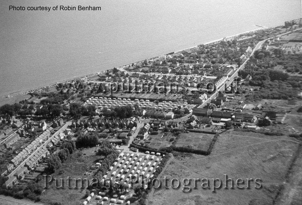 Ref 1350 Hall Lane from the air c1962