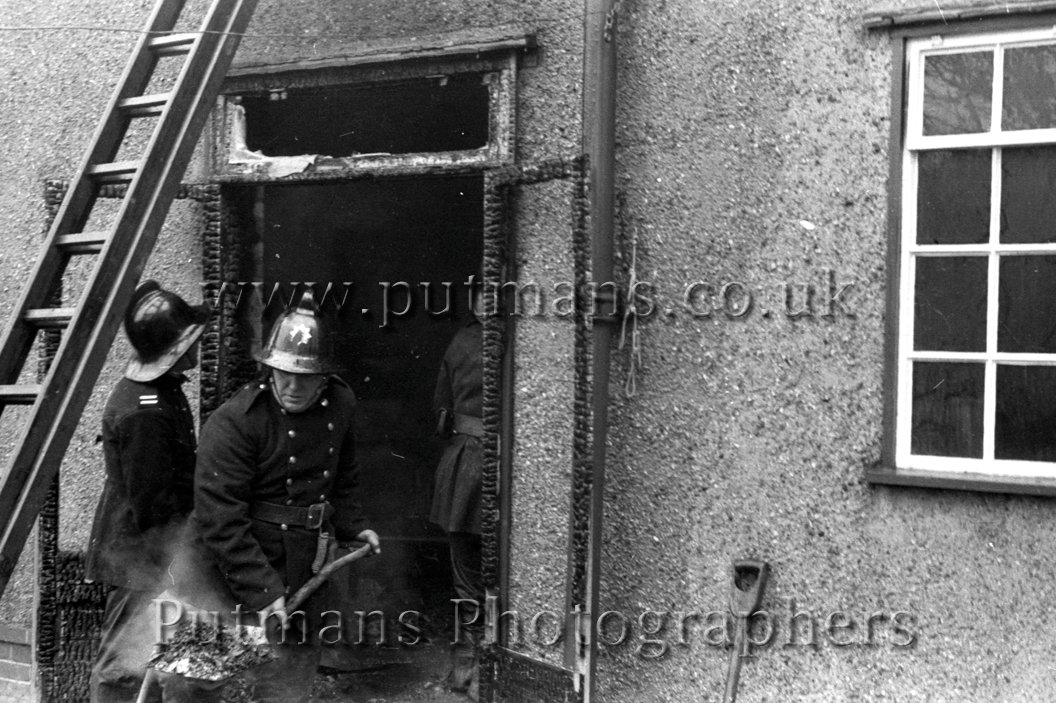 Ref 1432 Fatal Fire 1st Avenue 3rd April 1954