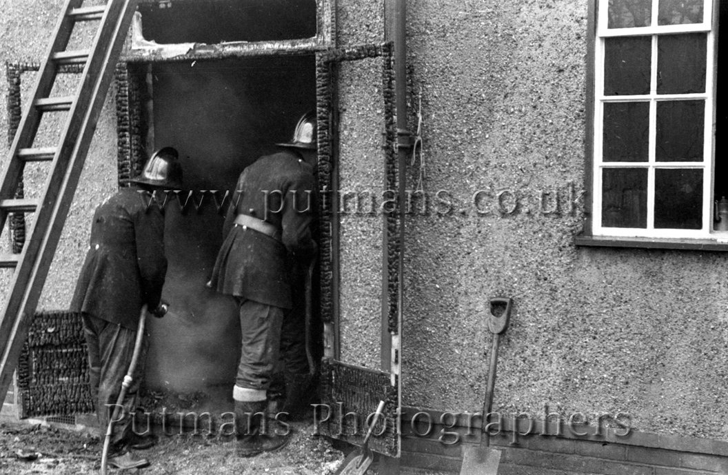 Ref 1433 Fatal Fire 1st Avenue 3rd April 1954