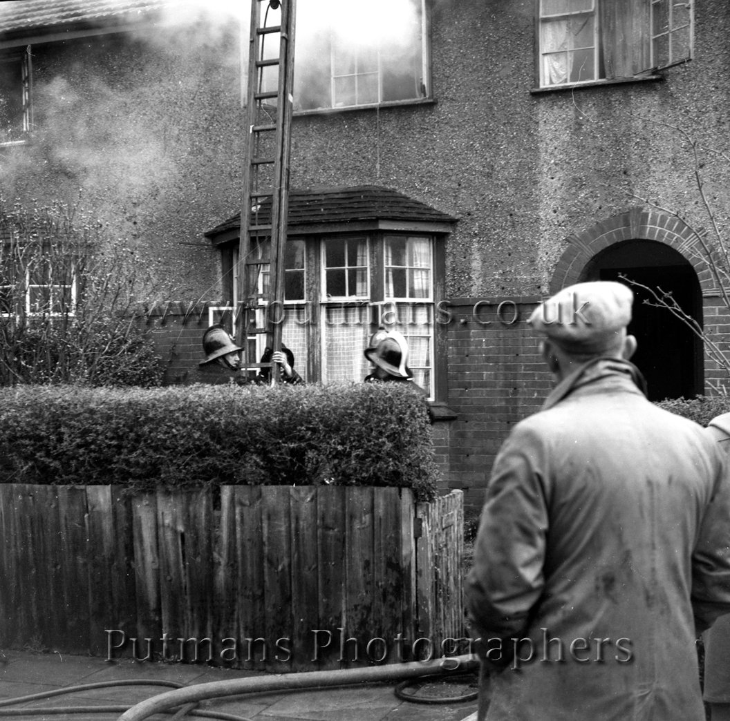 Ref 1437 Fatal Fire 1st Avenue 3rd April 1954