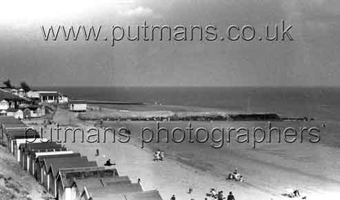 Ref 1538 Hipkins Cafe & Beach 1954