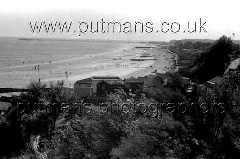 Ref 1542 From cliff top above Hipkins cafe 1954