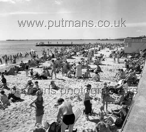 Ref 1582 Hipkins Beach 1959