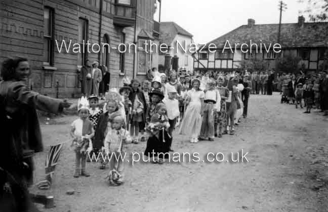 Ref 1953 Children Fancy Dress for Coronation Carnival 1953