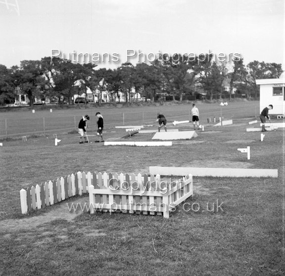 Ref 2086 Novelty Golf Jubilee Field 1962