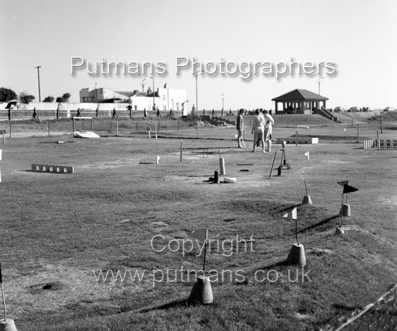 Ref 2088 Putting Green Hall Lane 1962
