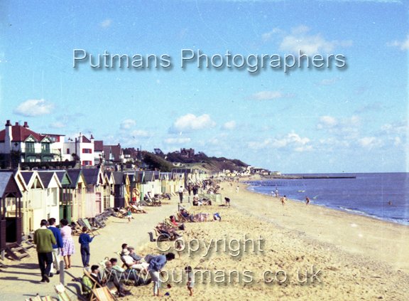 Ref 2111 Beach from Coastguards to Hipkins c1960