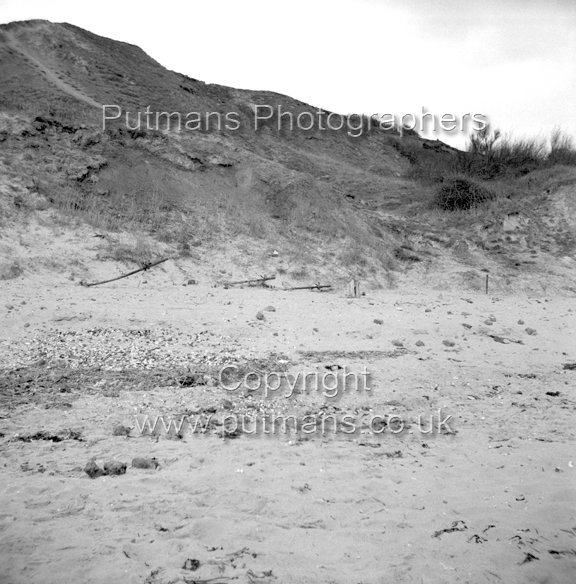 Ref 2318 Naze Cliffs 1956