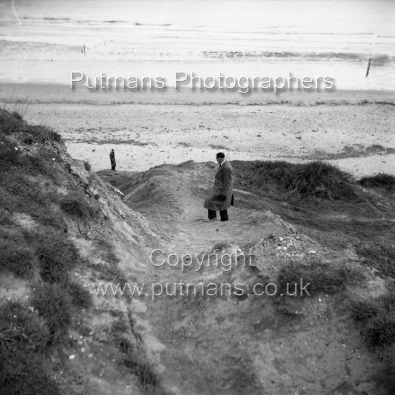 Ref 2319 Naze Cliffs 1956