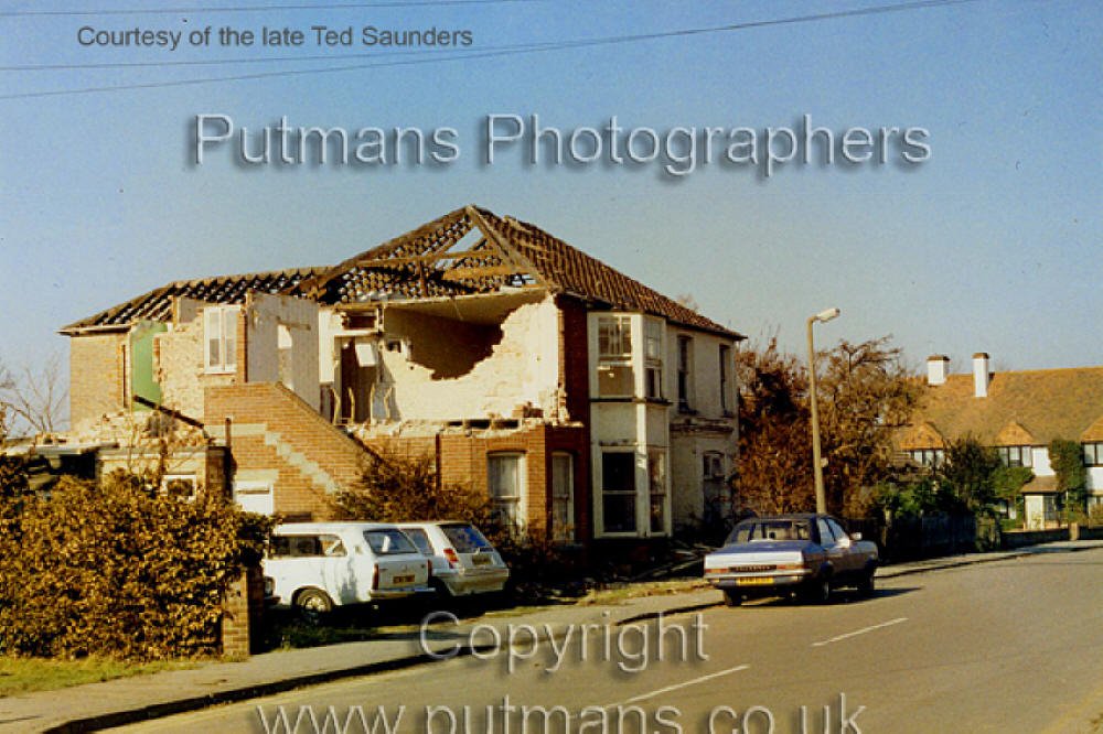 Ref 2542 Demolition of 61-63 Hall Lane 1986
Photo courtesy of the late Ted Saunders