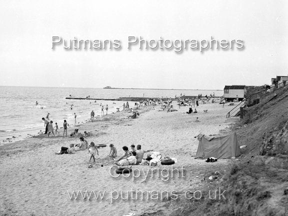 Ref 2724 Hipkins Beach 1950