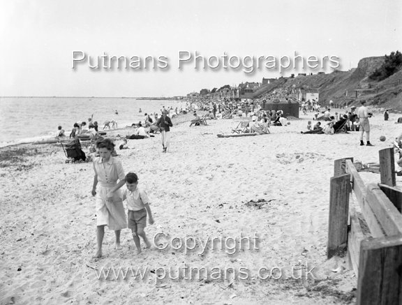 Ref 2735 From Hipkins to pier 1950