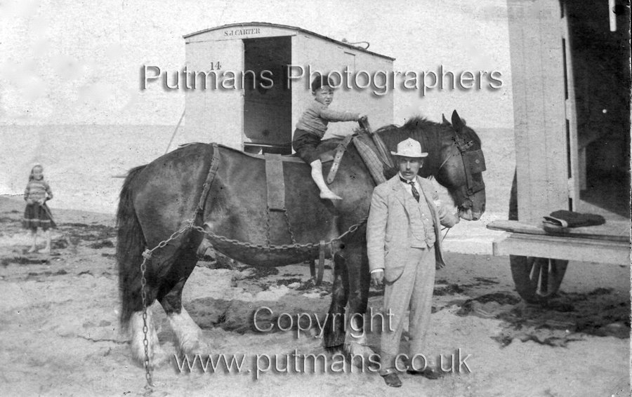 Ref 2885 East Beach Carters Bathing Machine & Horse