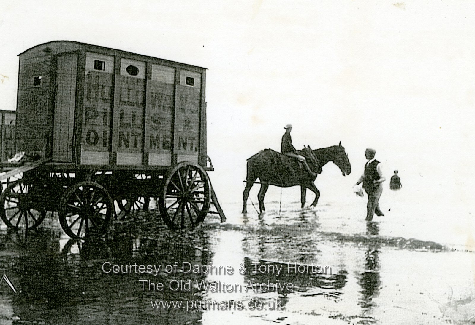 Ref 3178 Stephen Carter's bathing machine