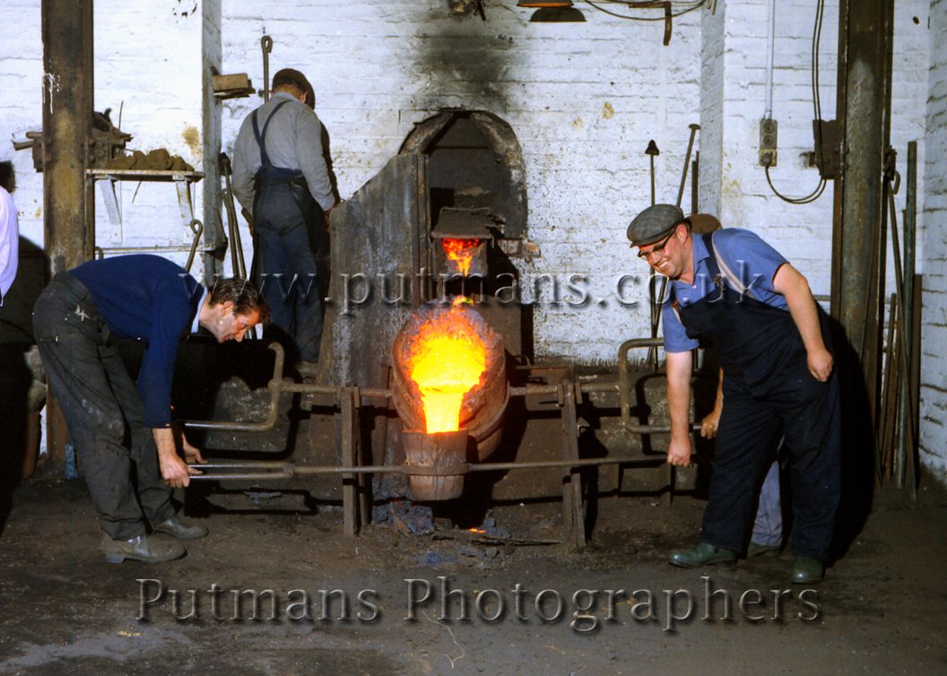 Ref 493 Harmers Foundry June 1973 - Jock Mearns, Peter Tappenden, Ted Hayes (hidden) Gordon Poulter & Les Watson