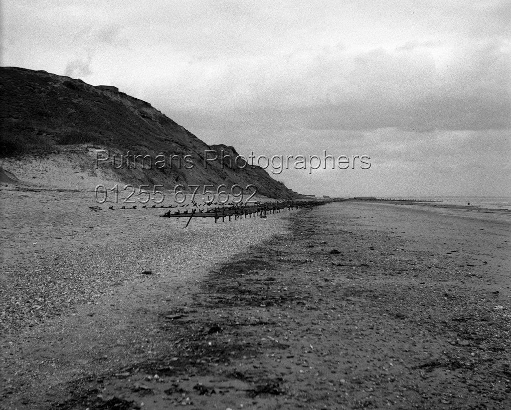 Ref 930 Beach with wartime anti-landing