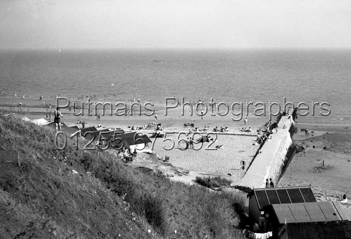 Ref 938 Hipkins Beach & Breakwater
