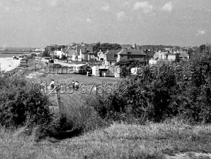 Ref 939 Cliff Parade