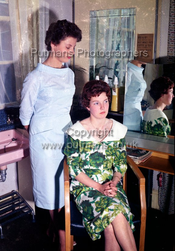 Ref OF500 Abbott Hairdresser Salon