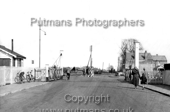Ref OF47 Frinton Gates
