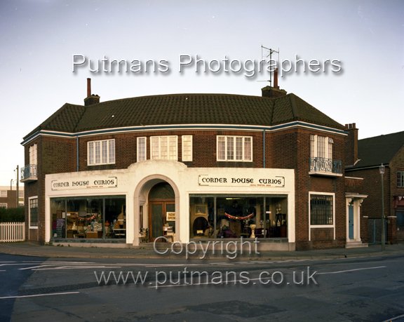 Ref OF543 Corner House Curios Dec 1978