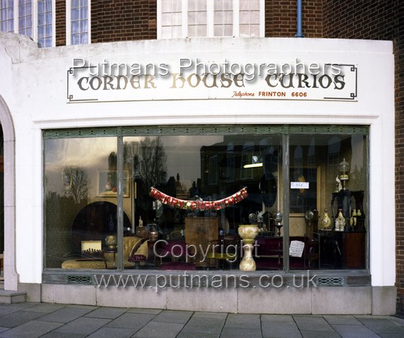 Ref OF544 Corner House Curios Dec 1978