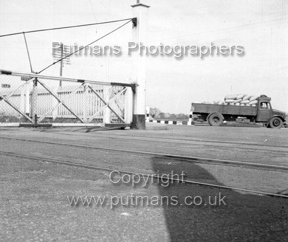 Ref OF606 Level Crossing 13th April 1949