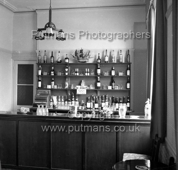 Ref OF609 Queens Hotel Bar 1953