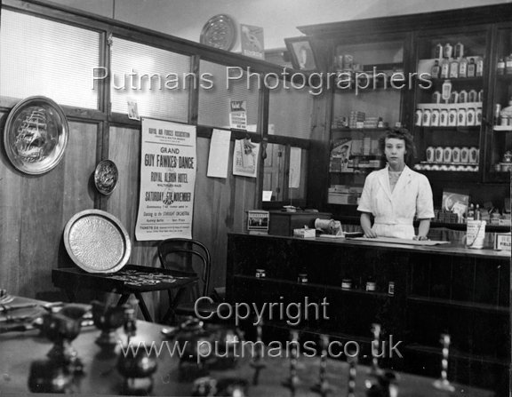 Ref OF670 Ken Adams hairdressers
