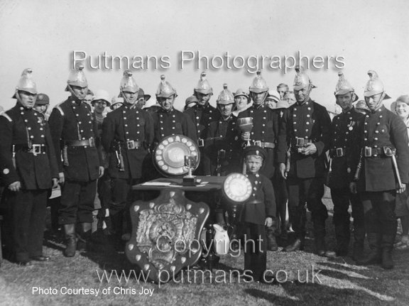 Ref OF677 Firemen with awards