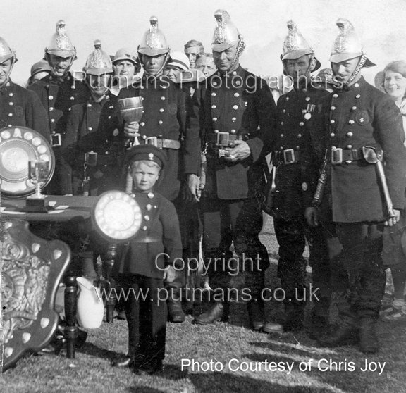 Ref OF679 Firement with awards