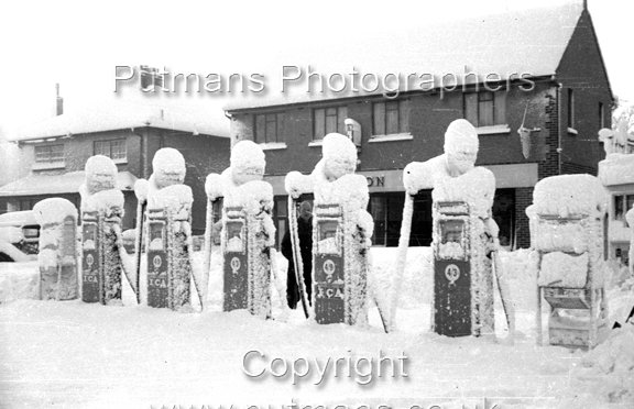 Ref OK43 Coronation Garage 1958