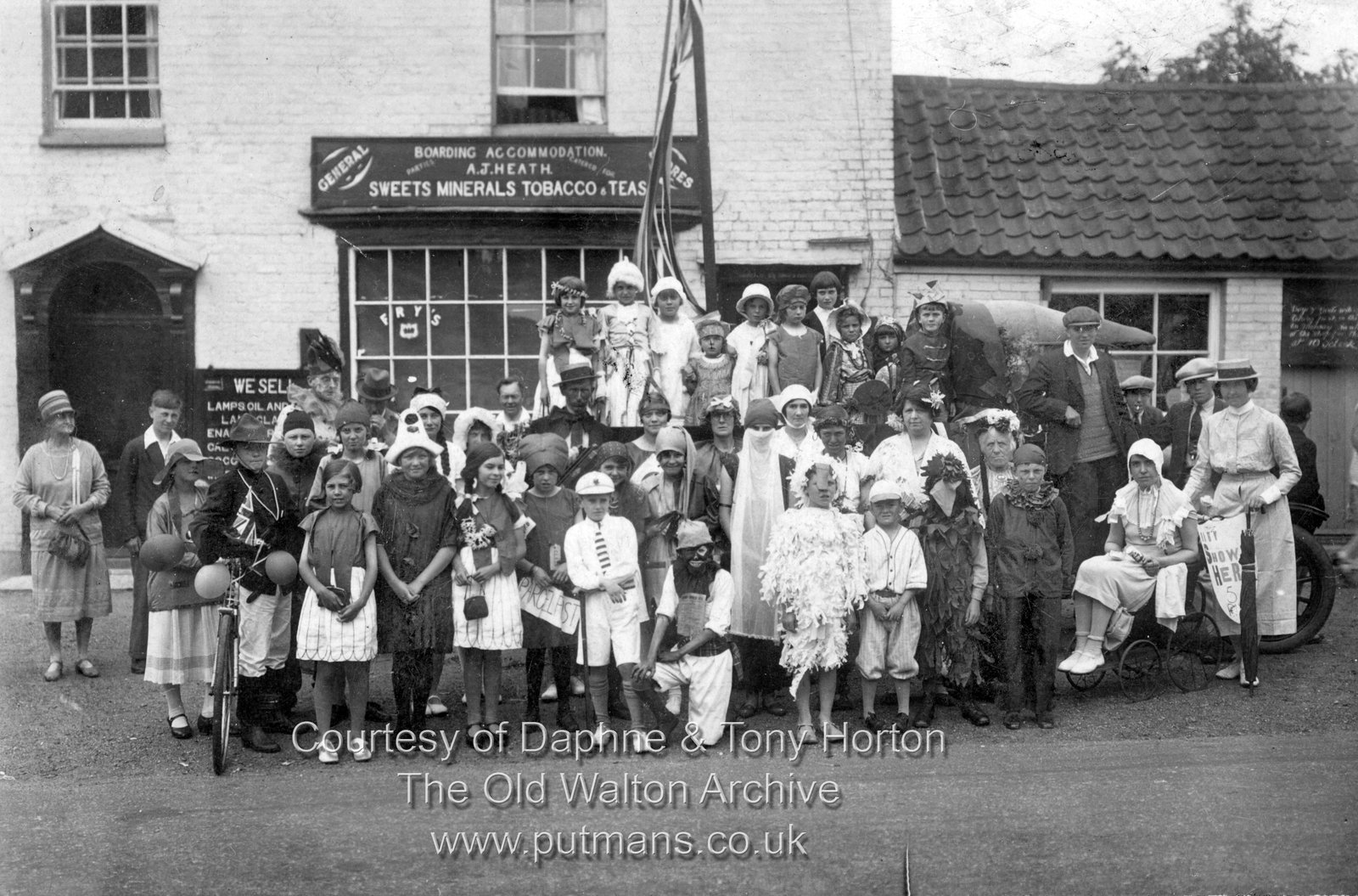 OK61 Fancy Dress 1947