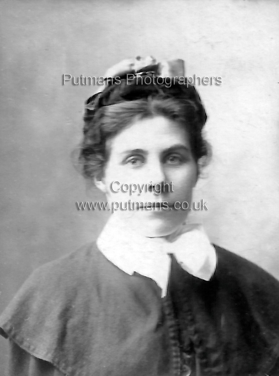 Creswell Edie First District Nurse 1890s -1910