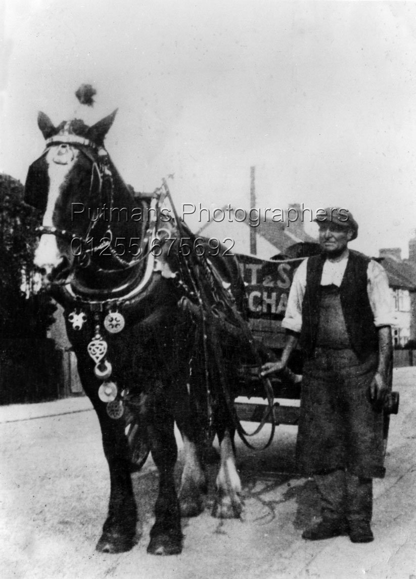 Downes William aka 'Fussy' Grants Coal Cart