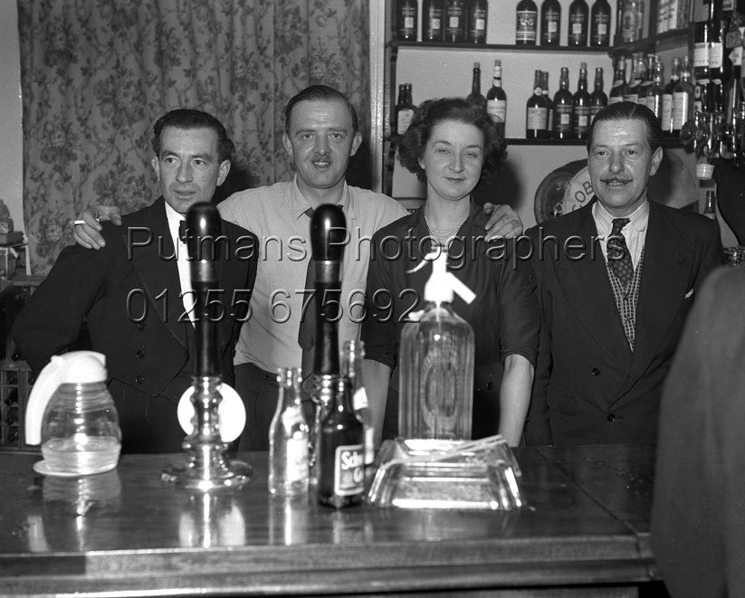 Edmunds Ron & Kitty Portobello Hotel 1953