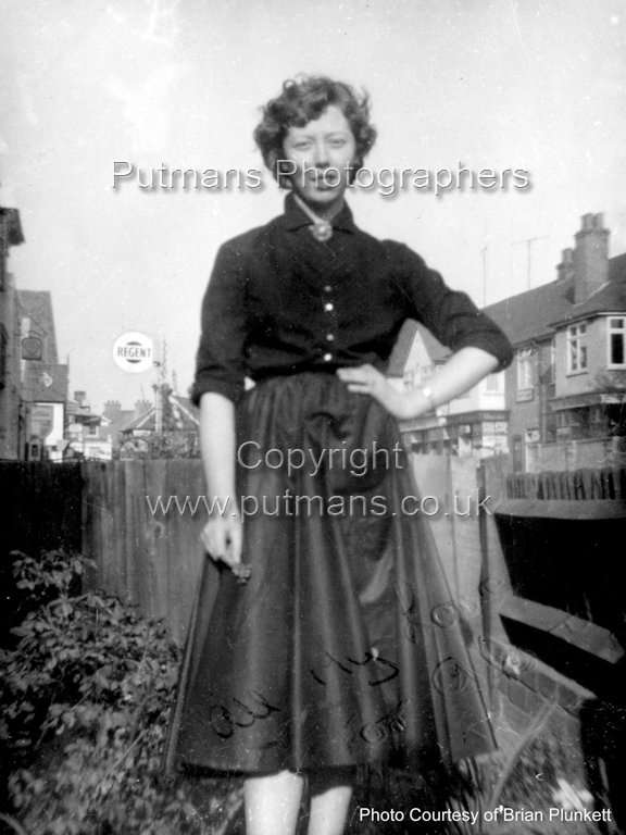 Gray Molly at home in High Street