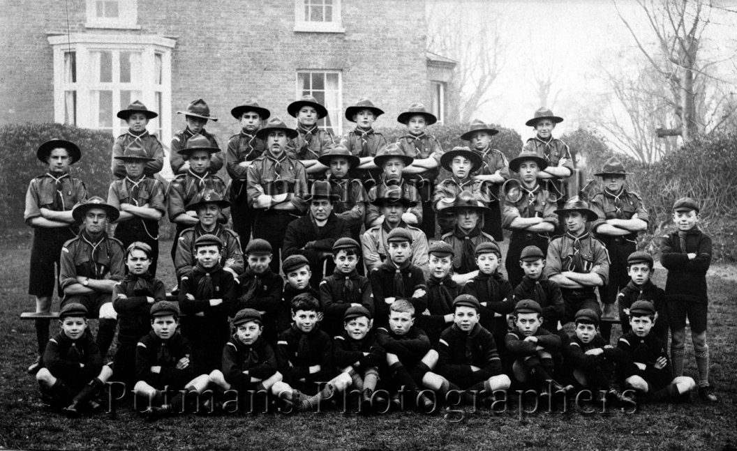 Ref 117 Scouts & Cubs outside Vicarage