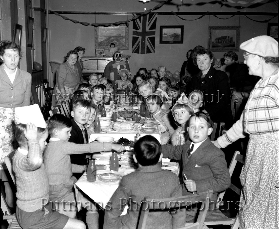 Naze Children Xmas Party 3rd Jan 1955 (C)