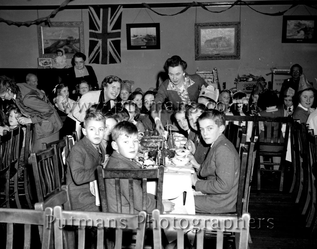 Naze Children Xmas Party 3rd Jan 1955 (E)