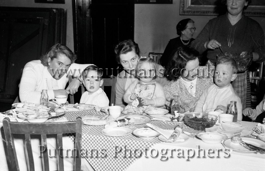 Naze Children Xmas Party 3rd Jan 1955 (G)