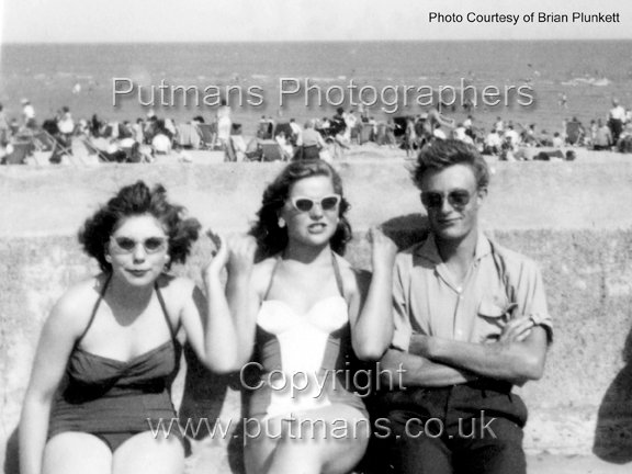 Rimmel Joan Centre with cousin Bill Crawford 1957
